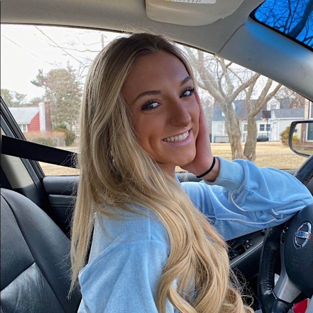 Meet your Posher, Alyssa